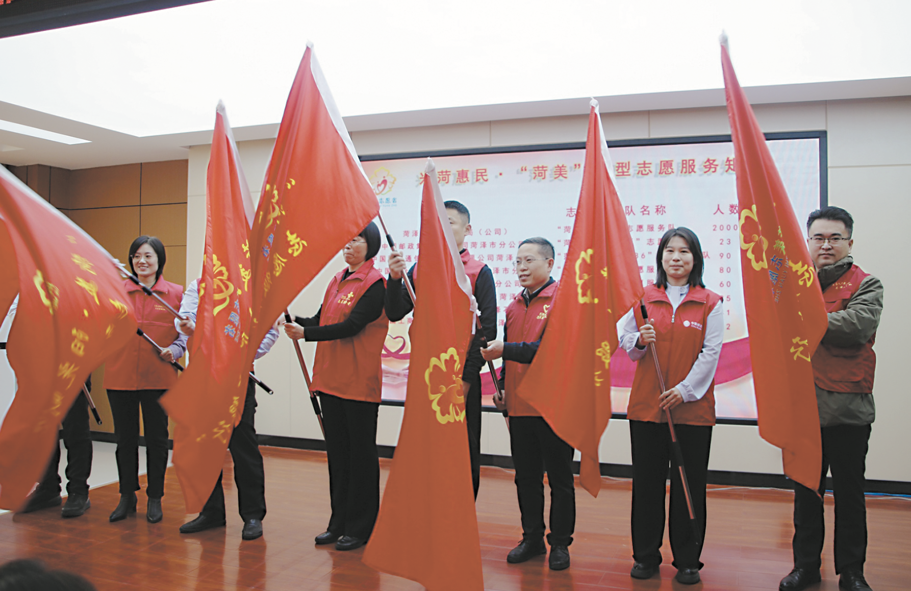 建強(qiáng)隊(duì)伍 擦亮品牌