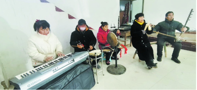 堅(jiān)強(qiáng)農(nóng)家女奏出生活新樂曲