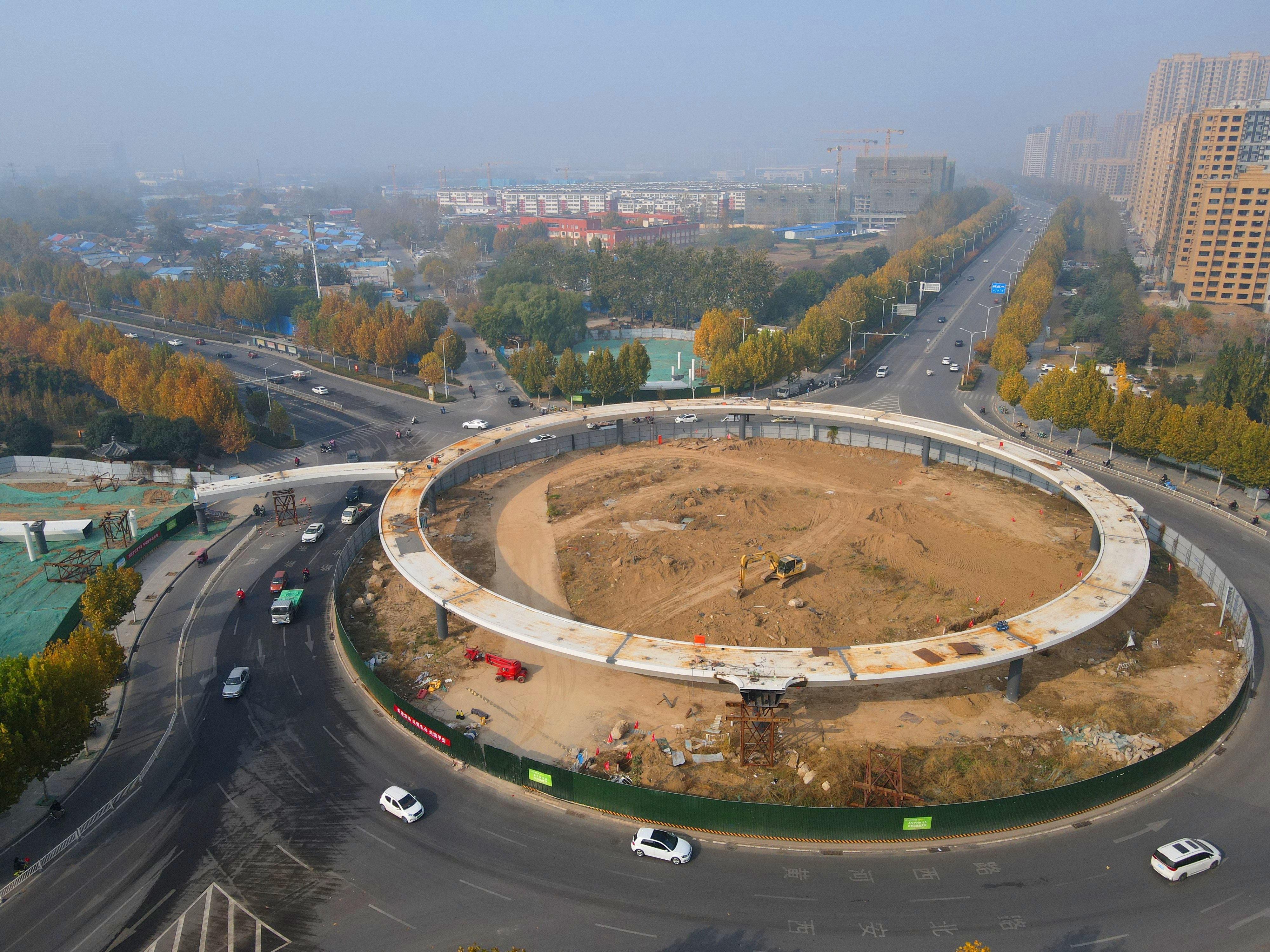 我市首座圓形景觀步行天橋具雛形
