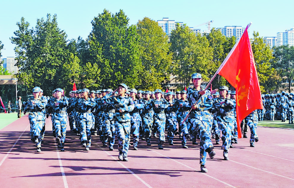 軍訓(xùn)匯演