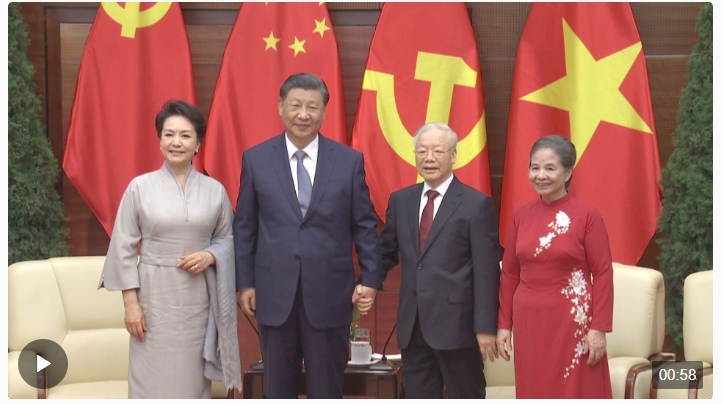 即將啟程回國之際 習近平和夫人彭麗媛同阮富仲和夫人吳氏敏話別