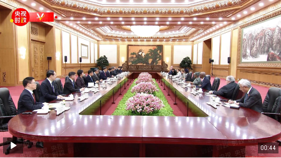 獨家視頻丨習近平會見主要國際經濟組織負責人：讓“同球共濟” 團結協(xié)作 互利共…
