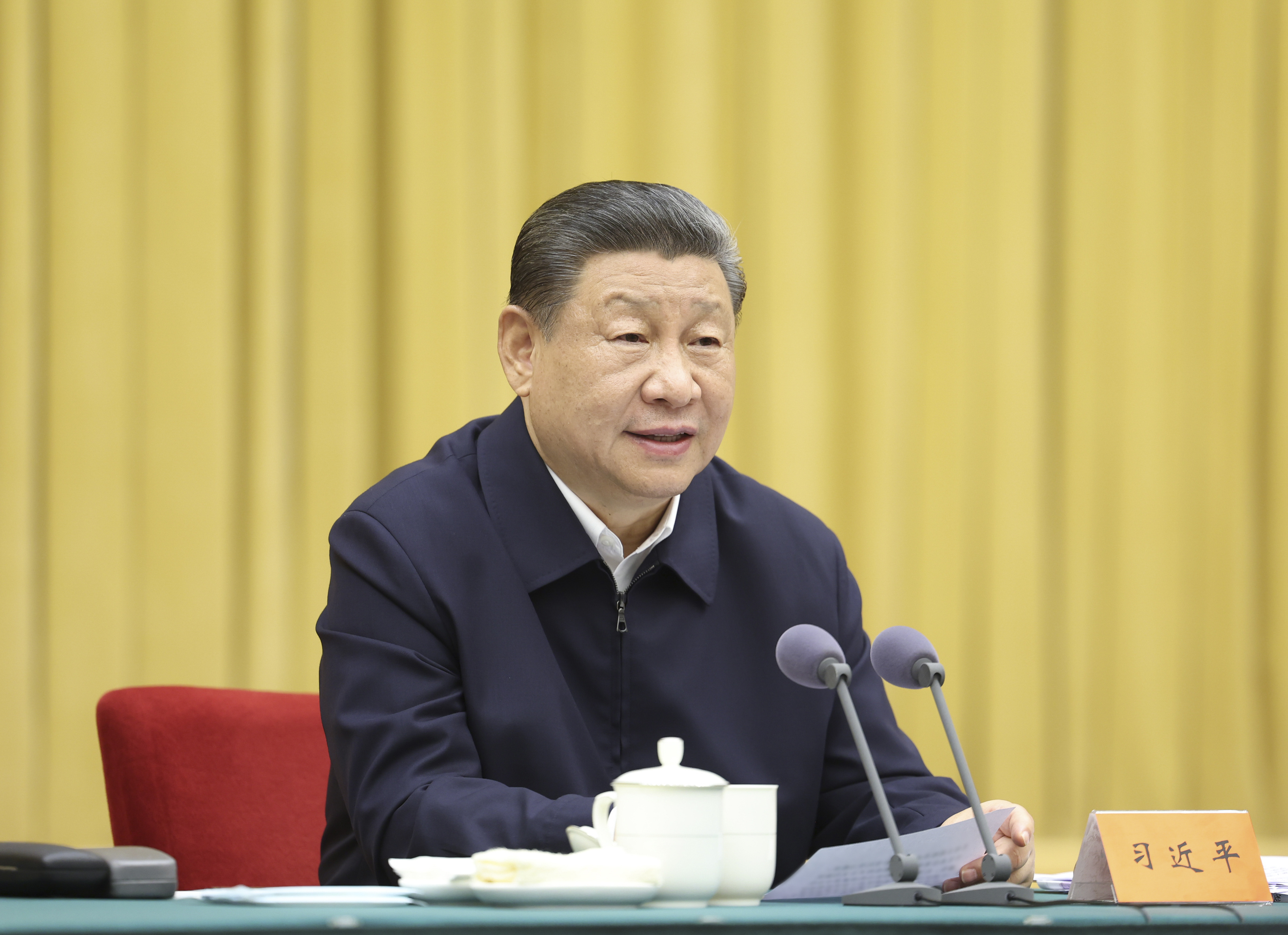 推動西部大開發(fā)是一項世紀(jì)工程——習(xí)近平總書記在重慶考察并主持召開新時代推動西…