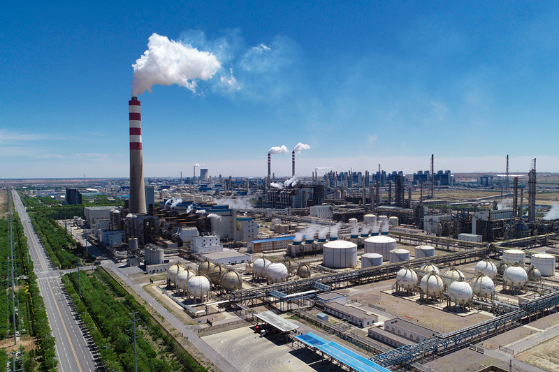 2021年5月16日拍攝的寧夏寧東能源化工基地。
