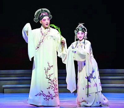 “情不知所起，一往而深”——青春版《牡丹亭》何以20年好戲連臺(tái)傳承不息