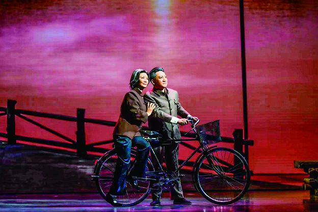 現(xiàn)代京劇《老阿姨》在京首演，再現(xiàn)龔全珍“如荷”人生