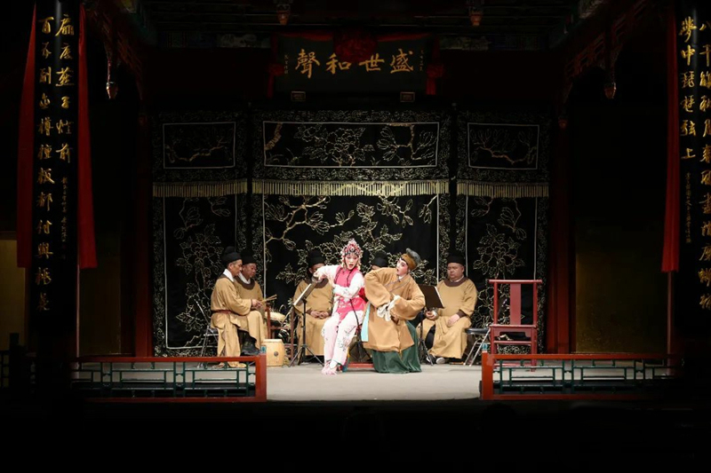 永嘉昆曲表演及音樂特點(diǎn)分享會(huì)在北京正乙祠戲樓舉行。