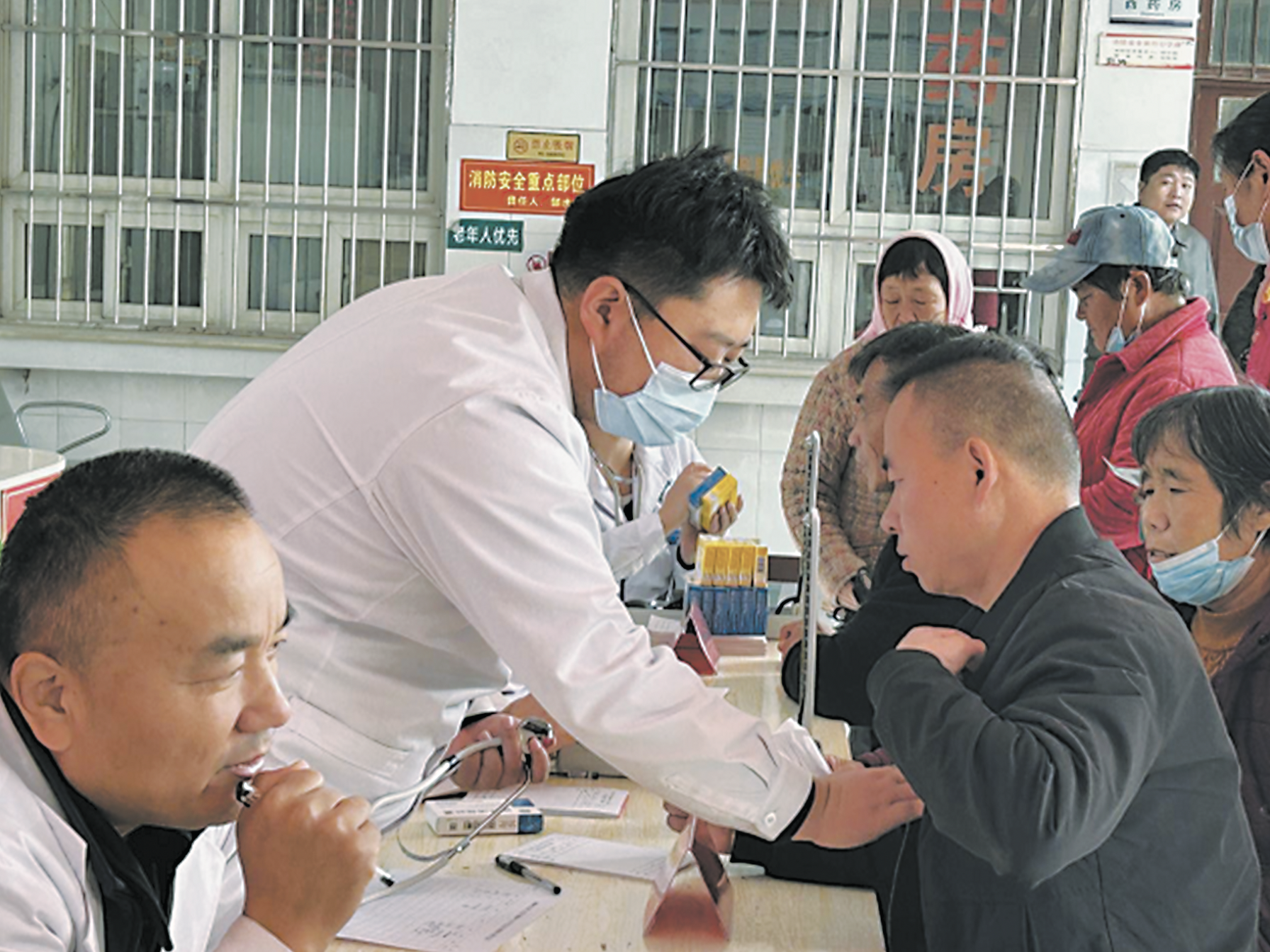 愛心義診送健康 貼心服務(wù)暖人心