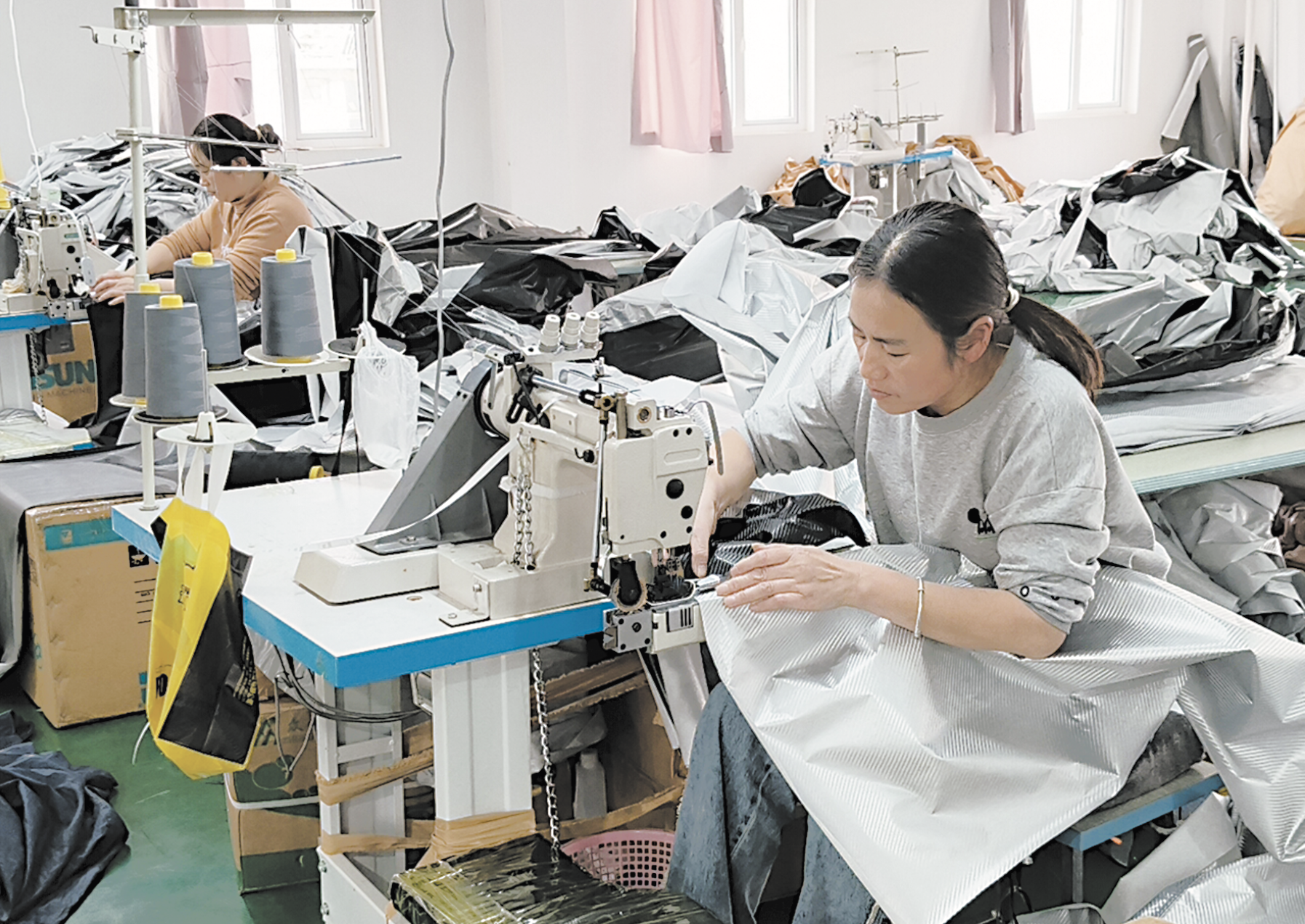 小帳篷撐起大市場