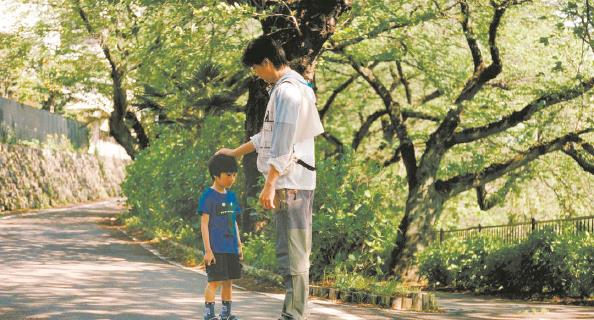 《如父如子》：關于血緣與陪伴的溫柔叩問