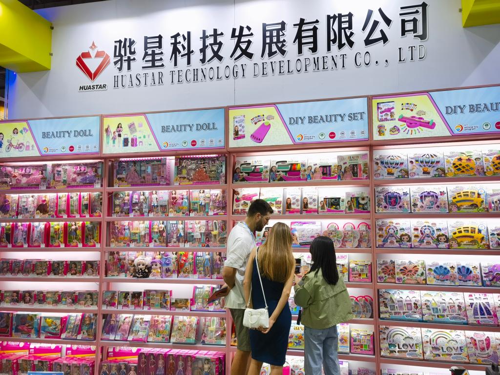 廣交會(huì)上“不怕拍照”的玩具展現(xiàn)中國(guó)制造實(shí)力