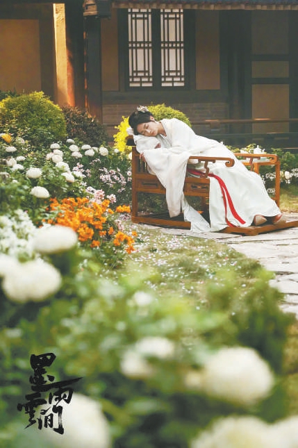現(xiàn)實(shí)題材熱劇迭出 微短劇開辟新賽道