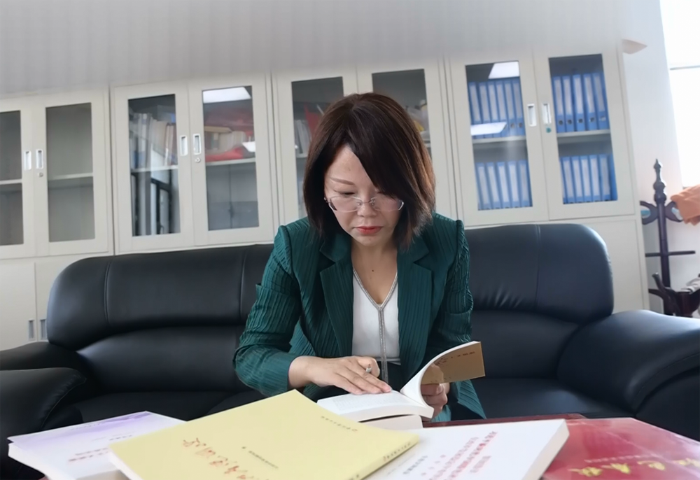 清風(fēng)撲面潤民心 當(dāng)好紐帶守初心