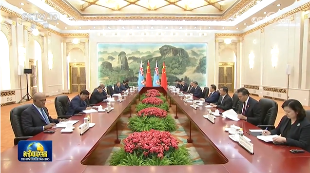 習近平會見斐濟總理蘭布卡