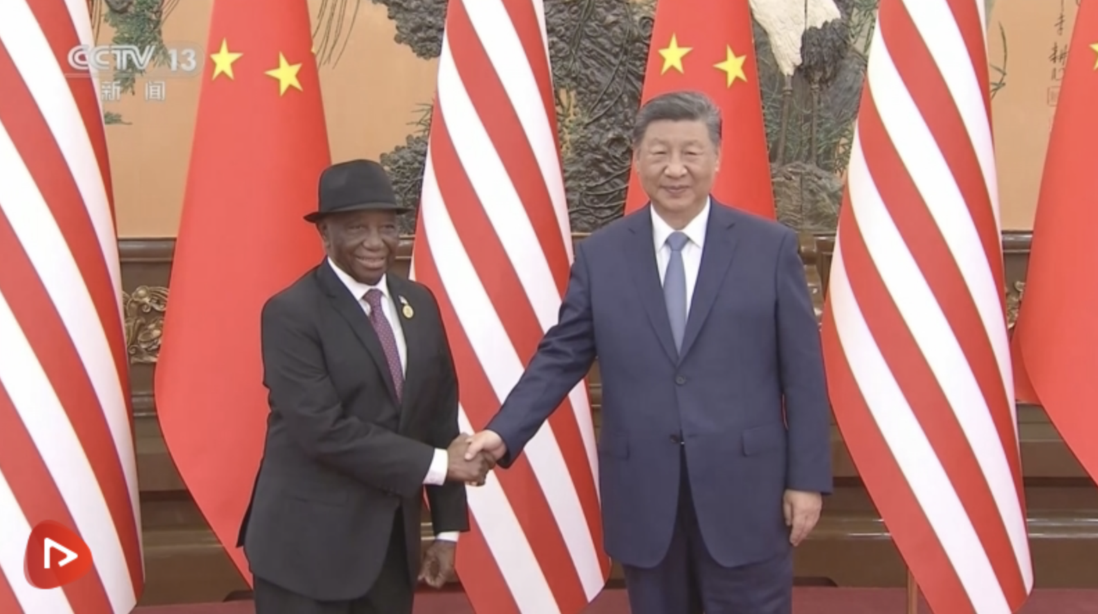 習(xí)近平會(huì)見利比里亞總統(tǒng)博阿凱