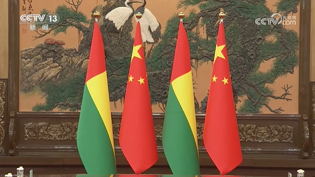 習近平會見幾內亞比紹總統(tǒng)恩巴洛