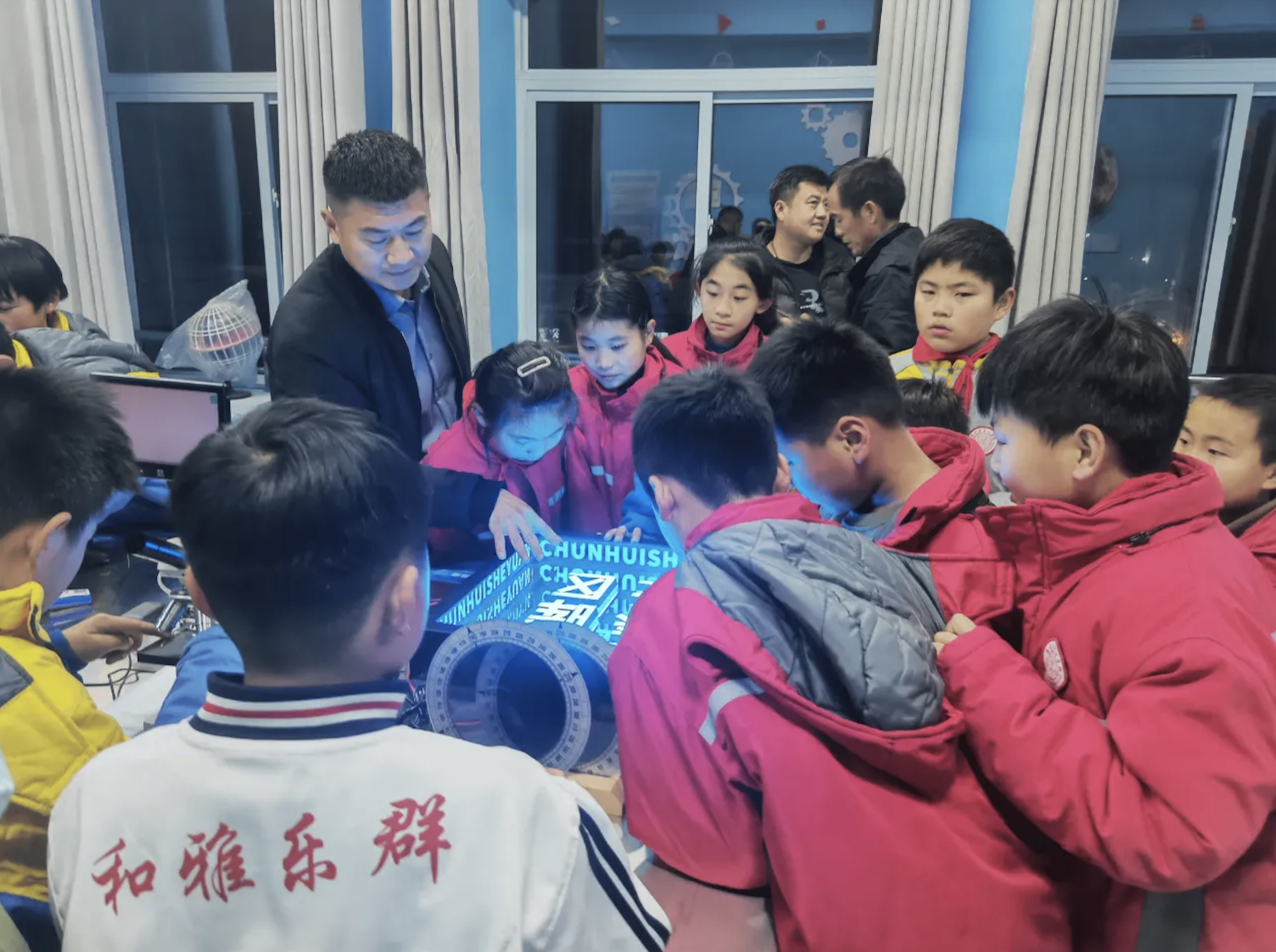 走進科普館  開啟智慧門