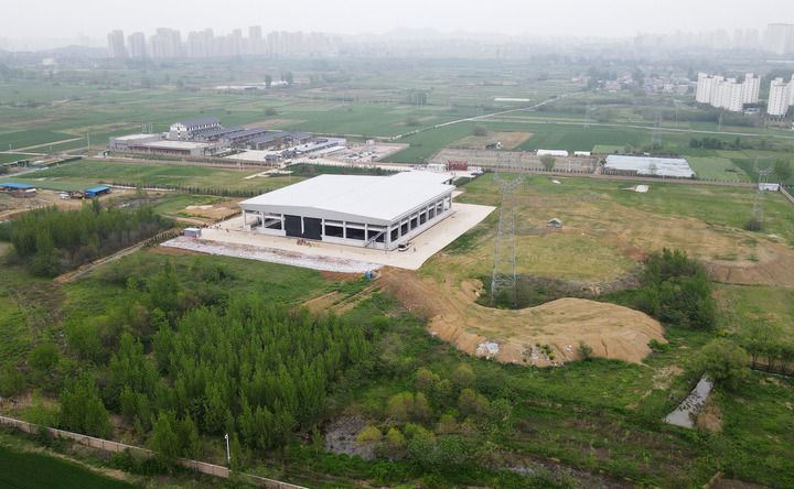 這是2024年4月15日拍攝的安徽淮南武王墩一號墓考古發(fā)掘現(xiàn)場（無人機照片）。新華社記者　黃博涵　攝