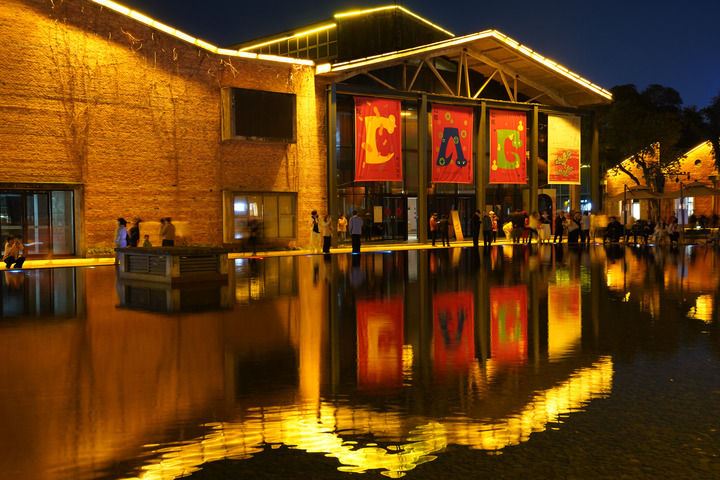 這是2025年3月18日拍攝的江西景德鎮(zhèn)陶溪川文創(chuàng)街區(qū)夜景。新華社記者　魏?！z