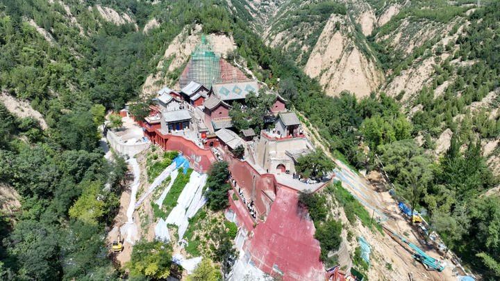 這是2024年9月12日拍攝的山西隰縣小西天景區(qū)（無人機照片）。新華社記者　張哲　攝