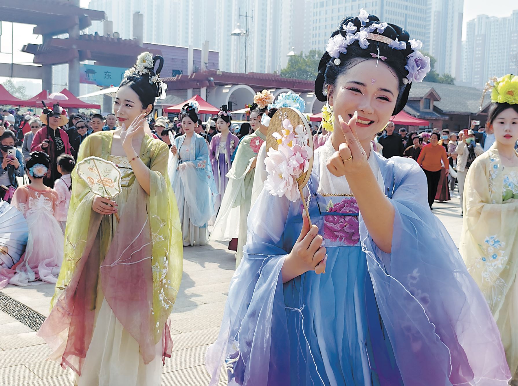 漢服巡演添彩曹州牡丹園