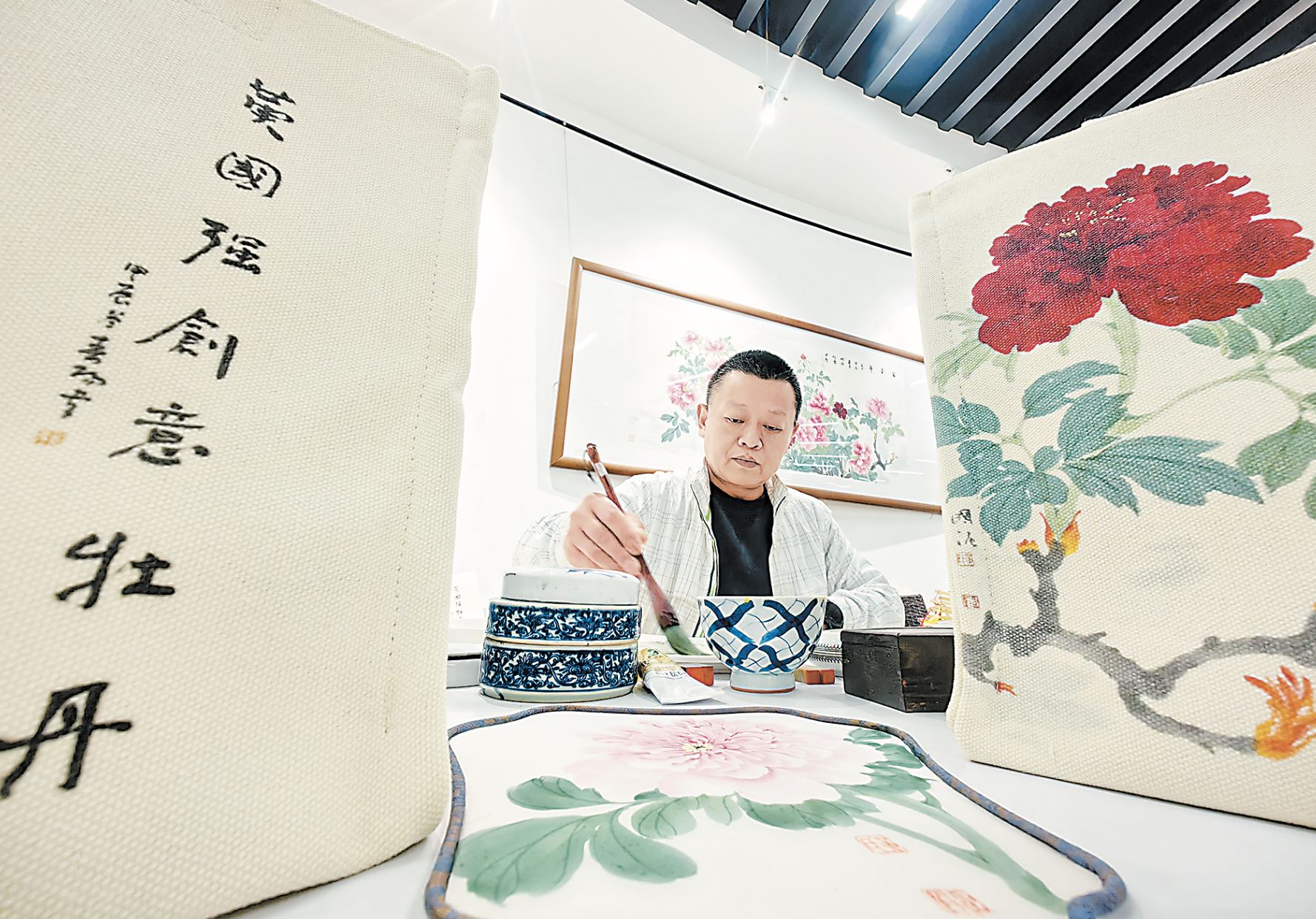 牡丹文創(chuàng)產(chǎn)品俏銷市場